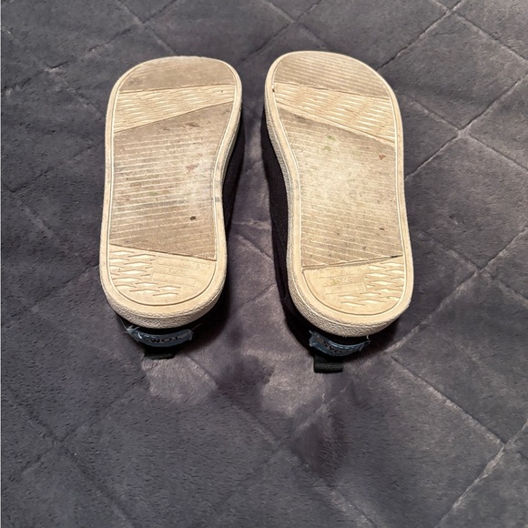 Toms size 1 slip on shoes- gently worn - Picture 4 of 4